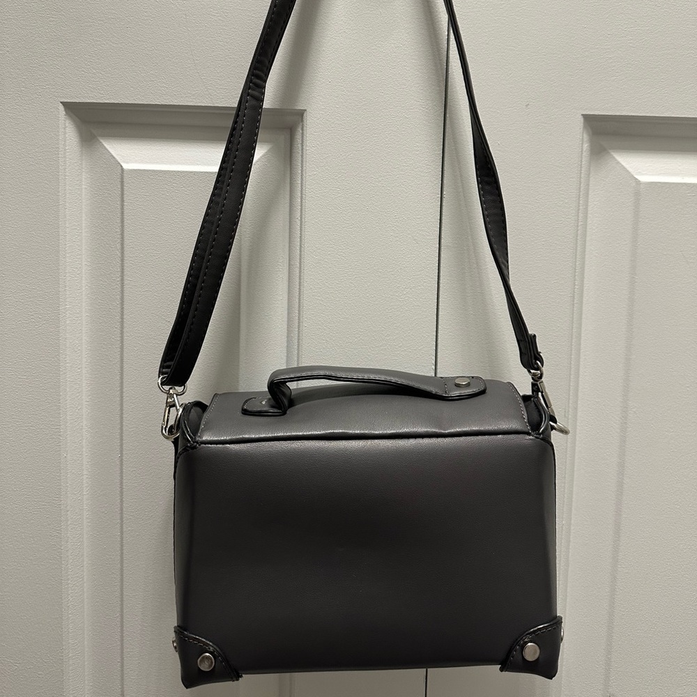 Grey trunks h’bag - Picture 3 of 3
